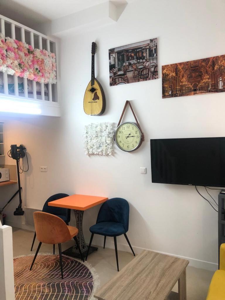 Studyo Cosy 400 Metre Sacre Ceour Apartment Paris Exterior photo